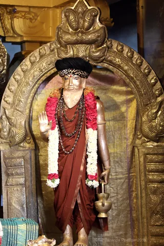 http://nithyananda.org/sites/default/files/photo-gallery/2018-10Oct-23-nithyananda-diary_bengaluru-aadheenam_uttamotama-seva_7T7A0101.JPG
