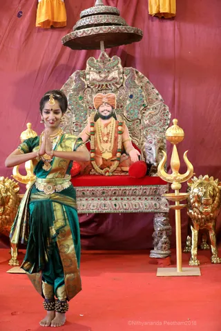 http://nithyananda.org/sites/default/files/photo-gallery/2018-10Oct-23-nithyananda-diary_bengaluru-aadheenam_uttamotama-seva_7T7A0154.JPG