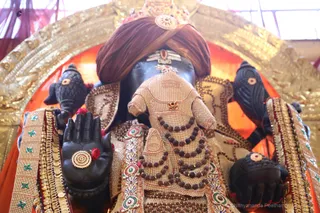 http://nithyananda.org/sites/default/files/photo-gallery/2018-10Oct-24-nithyananda-diary_bengaluru-aadheenam_uttamotama-seva_7T9A5468.JPG