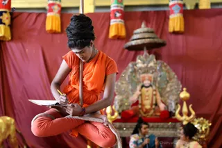 http://nithyananda.org/sites/default/files/photo-gallery/2018-10Oct-24-nithyananda-diary_bengaluru-aadheenam_uttamotama-seva_7T9A5486.JPG