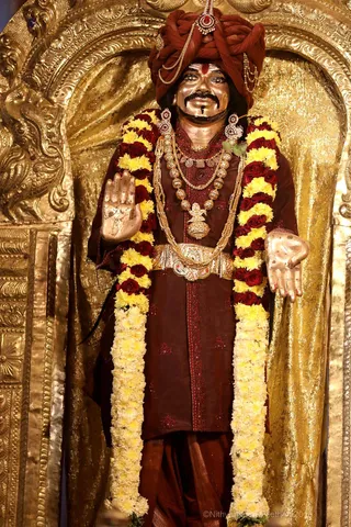 http://nithyananda.org/sites/default/files/photo-gallery/2018-10Oct-25-nithyananda-diary_bengaluru-aadheenam_uttamotama-seva_7T7A5565.JPG