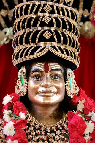 http://nithyananda.org/sites/default/files/photo-gallery/2018-10Oct-25-nithyananda-diary_bengaluru-aadheenam_uttamotama-seva_7T7A5575.JPG
