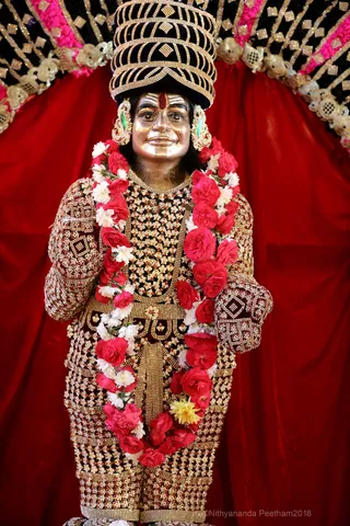 http://nithyananda.org/sites/default/files/photo-gallery/2018-10Oct-25-nithyananda-diary_bengaluru-aadheenam_uttamotama-seva_7T7A5576.JPG