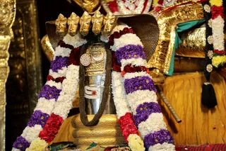 http://nithyananda.org/sites/default/files/photo-gallery/2018-10Oct-25-nithyananda-diary_bengaluru-aadheenam_uttamotama-seva_7T7A5611.JPG