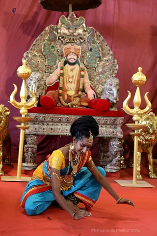 http://nithyananda.org/sites/default/files/photo-gallery/2018-10Oct-25-nithyananda-diary_bengaluru-aadheenam_uttamotama-seva_7T9A5506.JPG