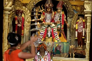 http://nithyananda.org/sites/default/files/photo-gallery/2018-10Oct-26-nithyananda-diary_bengaluru-aadheenam_uttamotama-seva_7T7A5727.JPG