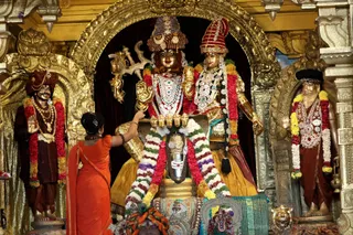 http://nithyananda.org/sites/default/files/photo-gallery/2018-10Oct-26-nithyananda-diary_bengaluru-aadheenam_uttamotama-seva_7T7A5792.JPG