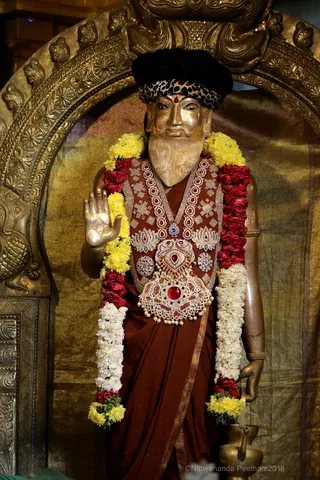 http://nithyananda.org/sites/default/files/photo-gallery/2018-10Oct-26-nithyananda-diary_bengaluru-aadheenam_uttamotama-seva_7T7A5799.JPG