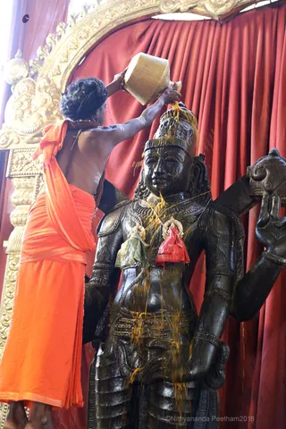 http://nithyananda.org/sites/default/files/photo-gallery/2018-10Oct-26-nithyananda-diary_bengaluru-aadheenam_uttamotama-seva_7T9A9271.JPG