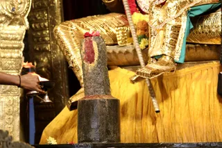 http://nithyananda.org/sites/default/files/photo-gallery/2018-10Oct-27-nithyananda-diary_bengaluru-aadheenam_uttamotama-seva_7T7A9533.JPG