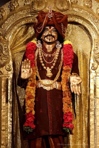 http://nithyananda.org/sites/default/files/photo-gallery/2018-10Oct-27-nithyananda-diary_bengaluru-aadheenam_uttamotama-seva_7T7A9537.JPG