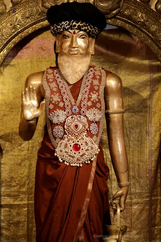 http://nithyananda.org/sites/default/files/photo-gallery/2018-10Oct-27-nithyananda-diary_bengaluru-aadheenam_uttamotama-seva_7T7A9542.JPG