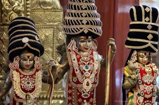 http://nithyananda.org/sites/default/files/photo-gallery/2018-10Oct-27-nithyananda-diary_bengaluru-aadheenam_uttamotama-seva_7T7A9556.JPG