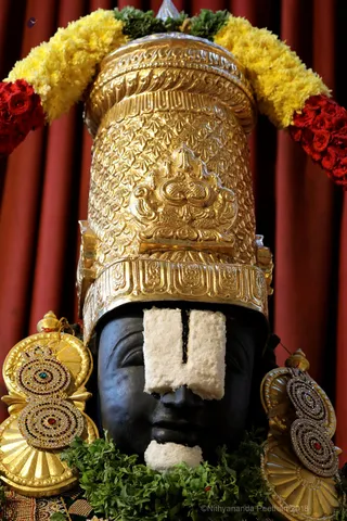 http://nithyananda.org/sites/default/files/photo-gallery/2018-10Oct-27-nithyananda-diary_bengaluru-aadheenam_uttamotama-seva_7T7A9559.JPG
