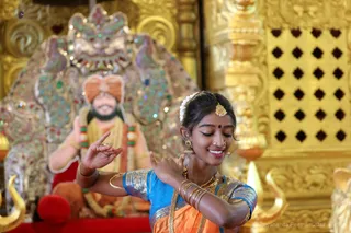 http://nithyananda.org/sites/default/files/photo-gallery/2018-10Oct-27-nithyananda-diary_bengaluru-aadheenam_uttamotama-seva_7T7A9601.JPG