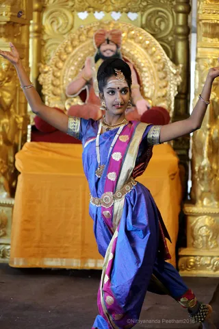 http://nithyananda.org/sites/default/files/photo-gallery/2018-10Oct-29-nithyananda-diary_bengaluru-aadheenam_uttamotama-seva_7T7A9789.JPG