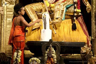 http://nithyananda.org/sites/default/files/photo-gallery/2018-10Oct-29-nithyananda-diary_bengaluru-aadheenam_uttamotama-seva_7T9A9692.JPG
