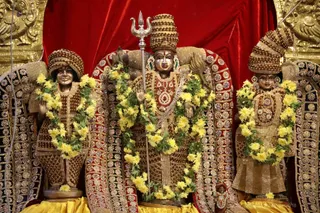 http://nithyananda.org/sites/default/files/photo-gallery/2018-10Oct-29-nithyananda-diary_bengaluru-aadheenam_uttamotama-seva_7T9A9710.JPG