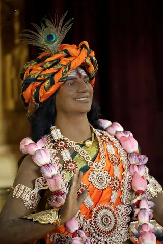 http://nithyananda.org/sites/default/files/photo-gallery/2018-10Oct-29-nithyananda-diary_bengaluru-aadheenam_uttamotama-seva_7T9A9718.JPG