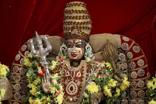 http://nithyananda.org/sites/default/files/photo-gallery/2018-10Oct-29-nithyananda-diary_bengaluru-aadheenam_uttamotama-seva_7T9A9746.JPG