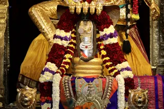 http://nithyananda.org/sites/default/files/photo-gallery/2018-10Oct-29-nithyananda-diary_bengaluru-aadheenam_uttamotama-seva_7T9A9761.JPG
