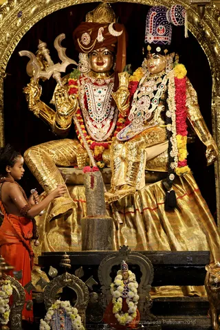http://nithyananda.org/sites/default/files/photo-gallery/2018-10Oct-30-nithyananda-diary_bengaluru-aadheenam_uttamotama-seva_7T9A9799.JPG