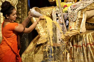 http://nithyananda.org/sites/default/files/photo-gallery/2018-11Nov-02-nithyananda-diary_bengaluru-aadheenam_uttamotama-seva_7T9A0104.JPG