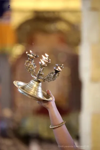 http://nithyananda.org/sites/default/files/photo-gallery/2018-11Nov-02-nithyananda-diary_bengaluru-aadheenam_uttamotama-seva_7T9A0172.JPG