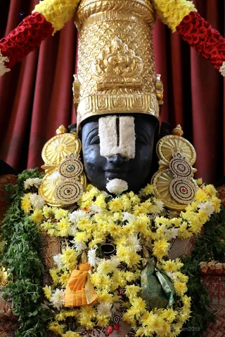 http://nithyananda.org/sites/default/files/photo-gallery/2018-11Nov-03-nithyananda-diary_bengaluru-aadheenam_uttamotama-seva_7T9A0040.JPG