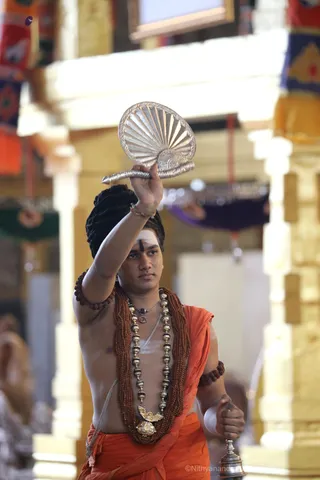 http://nithyananda.org/sites/default/files/photo-gallery/2018-11Nov-03-nithyananda-diary_bengaluru-aadheenam_uttamotama-seva_7T9A0065.JPG