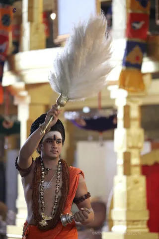 http://nithyananda.org/sites/default/files/photo-gallery/2018-11Nov-03-nithyananda-diary_bengaluru-aadheenam_uttamotama-seva_7T9A0074.JPG