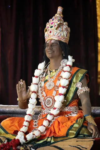 http://nithyananda.org/sites/default/files/photo-gallery/2018-11Nov-03-nithyananda-diary_bengaluru-aadheenam_uttamotama-seva_7T9A0087_0.JPG