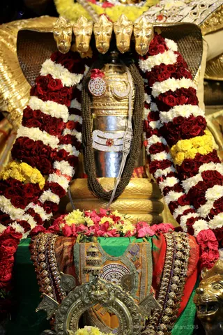 http://nithyananda.org/sites/default/files/photo-gallery/2018-11Nov-03-nithyananda-diary_bengaluru-aadheenam_uttamotama-seva_7T9A0091.JPG