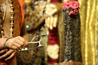 http://nithyananda.org/sites/default/files/photo-gallery/2018-11Nov-03-nithyananda-diary_bengaluru-aadheenam_uttamotama-seva_7T9A9991.JPG
