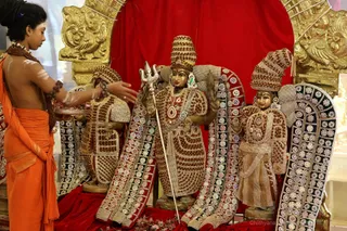 http://nithyananda.org/sites/default/files/photo-gallery/2018-11Nov-05-nithyananda-diary_bengaluru-aadheenam_uttamotama-seva_7T9A0171.JPG