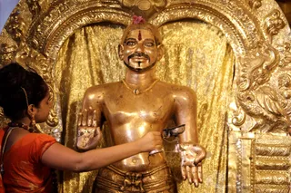 http://nithyananda.org/sites/default/files/photo-gallery/2018-11Nov-06-nithyananda-diary_bengaluru-aadheenam_uttamotama-seva_7T9A0320.JPG