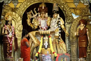http://nithyananda.org/sites/default/files/photo-gallery/2018-11Nov-06-nithyananda-diary_bengaluru-aadheenam_uttamotama-seva_7T9A0383.JPG
