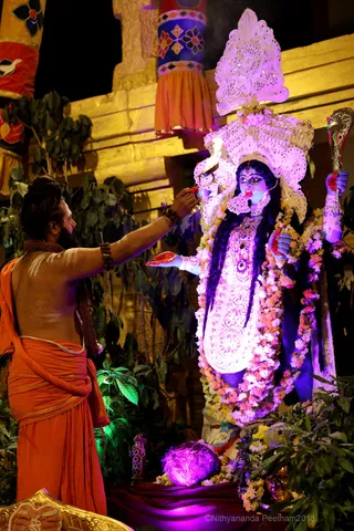 http://nithyananda.org/sites/default/files/photo-gallery/2018-11Nov-06-nithyananda-diary_bengaluru-aadheenam_uttamotama-seva_7T9A0422.JPG