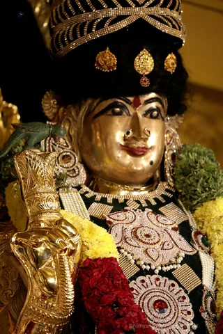 http://nithyananda.org/sites/default/files/photo-gallery/2018-11Nov-07-nithyananda-diary_bengaluru-aadheenam_uttamotama-seva_7T9A0016_0.JPG