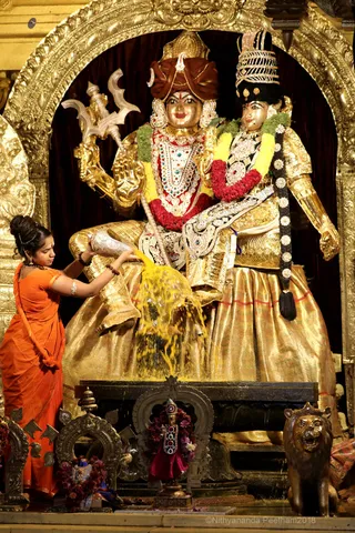 http://nithyananda.org/sites/default/files/photo-gallery/2018-11Nov-07-nithyananda-diary_bengaluru-aadheenam_uttamotama-seva_7T9A0578_0.JPG