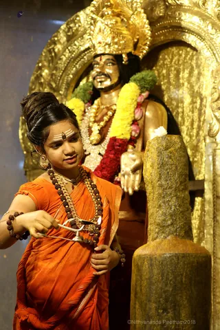 http://nithyananda.org/sites/default/files/photo-gallery/2018-11Nov-07-nithyananda-diary_bengaluru-aadheenam_uttamotama-seva_7T9A0583_0.JPG
