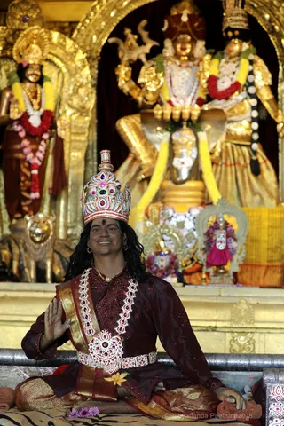 http://nithyananda.org/sites/default/files/photo-gallery/2018-11Nov-07-nithyananda-diary_bengaluru-aadheenam_uttamotama-seva_7T9A9979_0.JPG
