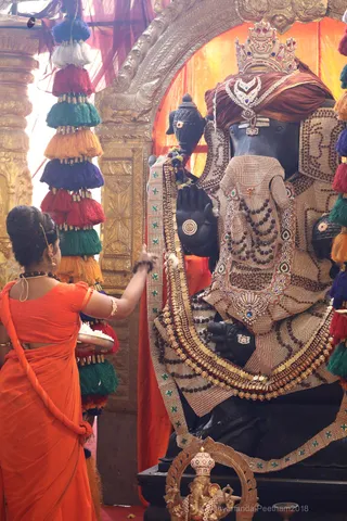 http://nithyananda.org/sites/default/files/photo-gallery/2018-11Nov-07-nithyananda-diary_bengaluru-aadheenam_uttamotama-seva_7T9A9986_0.JPG