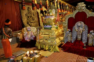 http://nithyananda.org/sites/default/files/photo-gallery/2018-11Nov-08-nithyananda-diary_bengaluru-aadheenam_uttamotama-seva_7T9A0132.JPG