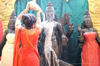 http://nithyananda.org/sites/default/files/photo-gallery/2018-11Nov-09-nithyananda-diary_bengaluru-aadheenam_uttamotama-seva_7T9A0258.JPG