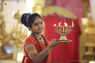 http://nithyananda.org/sites/default/files/photo-gallery/2018-11Nov-09-nithyananda-diary_bengaluru-aadheenam_uttamotama-seva_7T9A0297.JPG