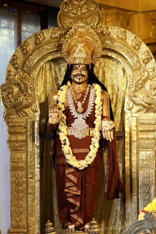http://nithyananda.org/sites/default/files/photo-gallery/2018-11Nov-09-nithyananda-diary_bengaluru-aadheenam_uttamotama-seva_7T9A0315.JPG