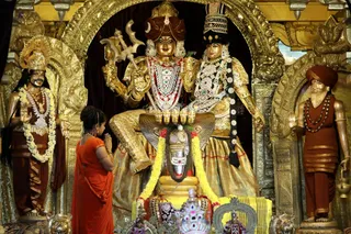 http://nithyananda.org/sites/default/files/photo-gallery/2018-11Nov-09-nithyananda-diary_bengaluru-aadheenam_uttamotama-seva_7T9A0343.JPG