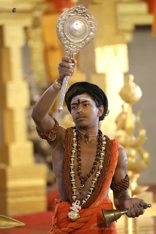 http://nithyananda.org/sites/default/files/photo-gallery/2018-11Nov-10-nithyananda-diary_bengaluru-aadheenam_uttamotama-seva_7T9A0458.JPG