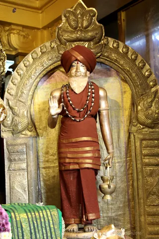 http://nithyananda.org/sites/default/files/photo-gallery/2018-11Nov-10-nithyananda-diary_bengaluru-aadheenam_uttamotama-seva_7T9A0491.JPG